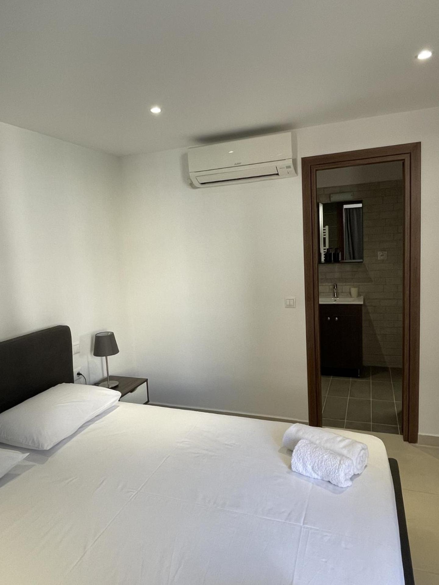 Spacious Athenian 2 Bedroom Apartment Next Metro And Museum Esterno foto